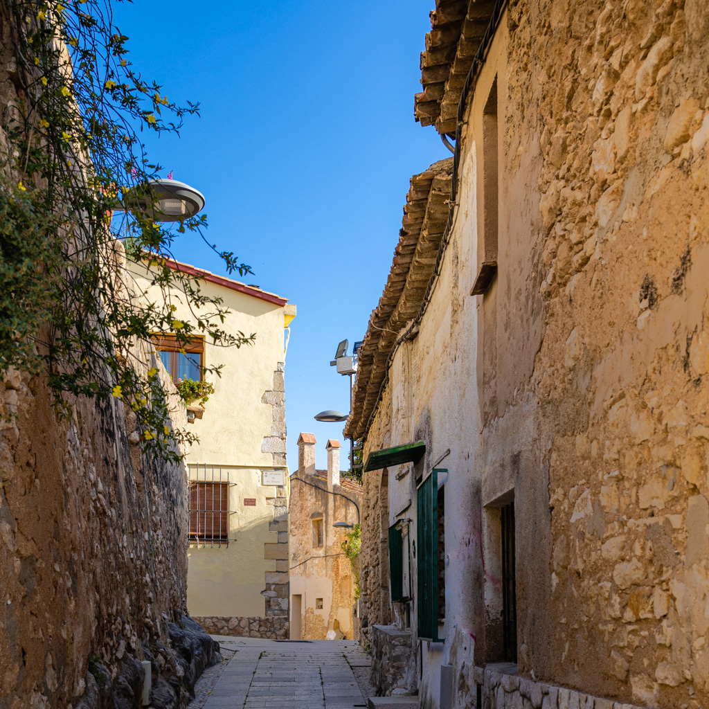 Street to the Old Town