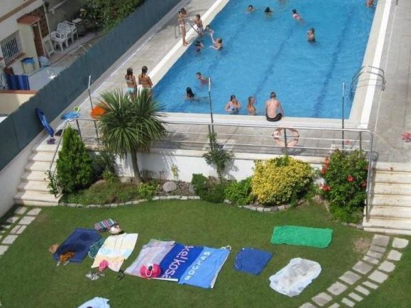 Swimming pool of Escor Apartments