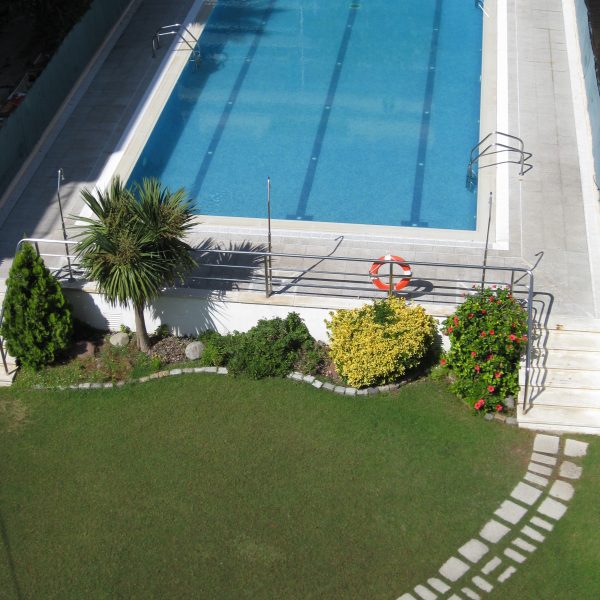 Swimming pool of Escor Apartments