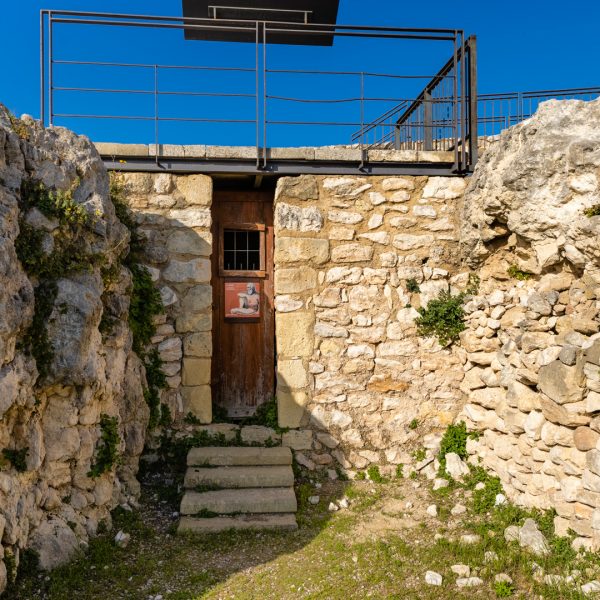 Intérieur de l’enceinte du château de Calafell