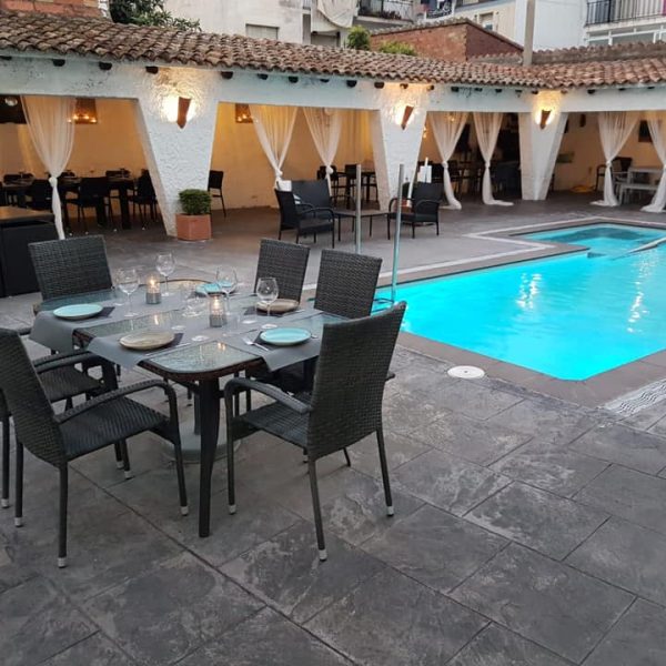 Terrace and swimming pool of Salomé Hotel
